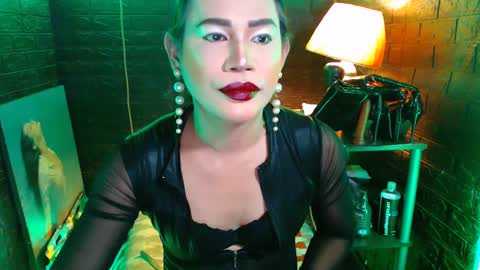 queen norelle online show from March 6, 9:58 am