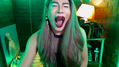 queen norelle online show from March 6, 2:51 pm