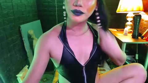 queen norelle online show from October 6, 9:12 pm