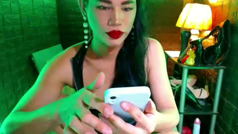 Snapshot of urhardcockqueenxxx chatting on April 27, 5:00 pm queen norelle online show from April 27, 5:00 pm