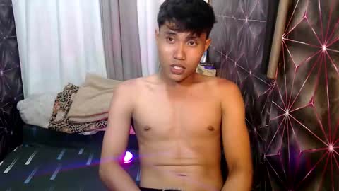 urhot_frank online show from September 12, 7:30 am