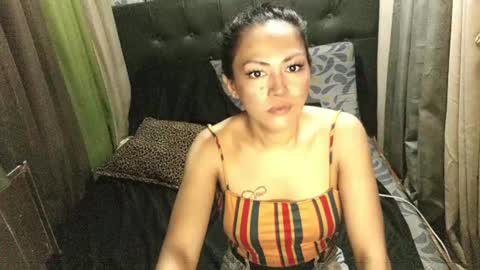 Snapshot of urhotasiankimmy chatting on July 28, 7:39 pm misskimmy online show from July 28, 7:39 pm