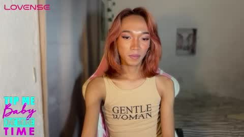 Snapshot of urhotfemboi_jayjay chatting on June 23, 9:35 pm itsjayjay online show from June 23, 9:35 pm