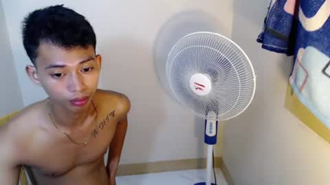 Snapshot of urhotfuckingass chatting on June 24, 2:27 pm richard online show from June 24, 2:27 pm