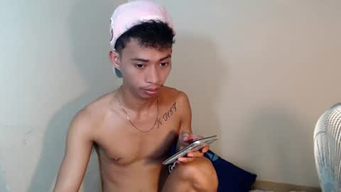 Snapshot of urhotfuckingass chatting on June 27, 1:21 am richard online show from June 27, 1:21 am