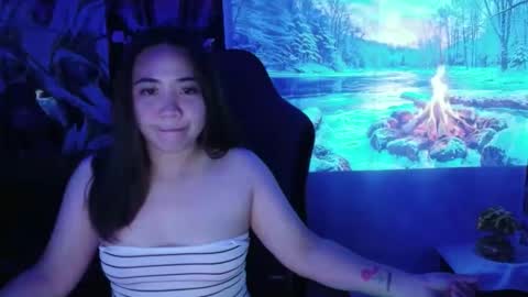 urhotjen online show from April 1, 8:37 am