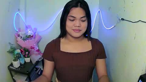 urhottie_bella online show from September 10, 3:56 pm