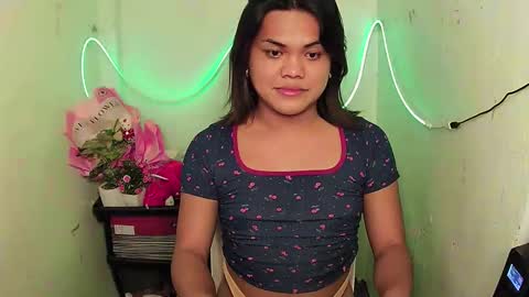 urhottie_bella online show from October 5, 6:45 am