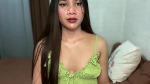 Snapshot of urhottylicious_cum chatting on April 21, 12:22 pm urhottylicious_cum online show from April 21, 12:22 pm