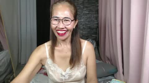 Snapshot of urhotvivian11 chatting on March 2, 5:19 am urhotvivian11 online show from March 2, 5:19 am