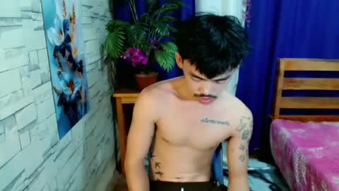 urhunky_boy online show from July 2, 10:16 pm