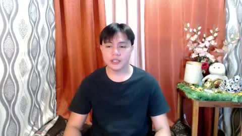 Snapshot of urhunky_ivan chatting on December 28, 3:59 pm urhunky_ivan online show from December 28, 3:59 pm