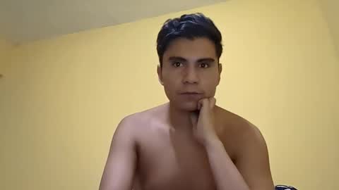 Snapshot of uriel2155lg chatting on February 20, 9:00 am Uriel online show from February 20, 9:00 am