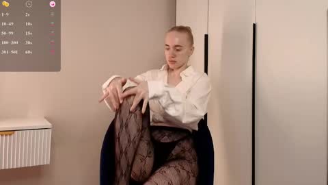 Snapshot of uriyani chatting on April 26, 8:45 am ElizabethLizy online show from April 26, 8:45 am