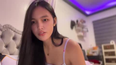 Amira online show from November 11, 2:44 am