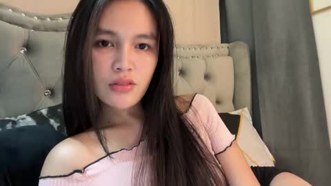 Amira online show from December 15, 2:49 am