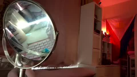 urlittlefilipina online show from November 21, 7:12 pm