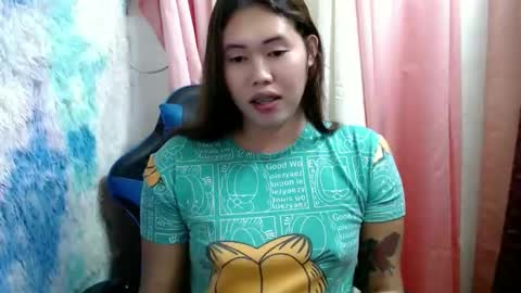 Snapshot of urlovely_sofie chatting on February 19, 2:57 pm Sofie online show from February 19, 2:57 pm