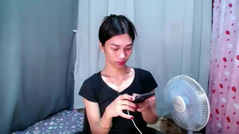 Snapshot of urloverjasmine_xx chatting on May 15, 11:56 pm urloverjasmine_xx online show from May 15, 11:56 pm