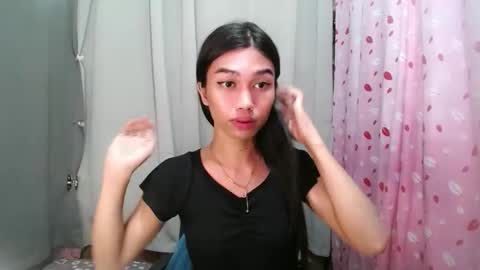 Snapshot of urloverjasmine_xx chatting on May 18, 1:13 am urloverjasmine_xx online show from May 18, 1:13 am