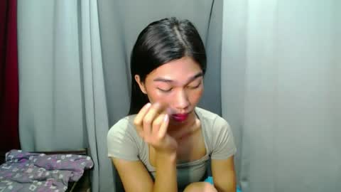 Snapshot of urloverjasmine_xx chatting on June 27, 1:10 am urloverjasmine_xx online show from June 27, 1:10 am