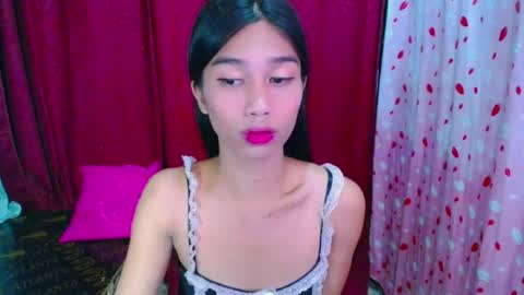 Snapshot of urloverjasmine_xx chatting on July 25, 12:58 pm urloverjasmine_xx online show from July 25, 12:58 pm