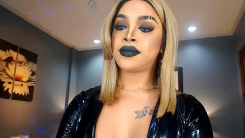 UrMajestyTyra online show from February 4, 3:00 am