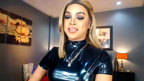 UrMajestyTyra online show from February 17, 4:53 am