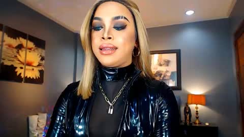 UrMajestyTyra online show from February 18, 12:37 am