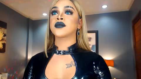 UrMajestyTyra online show from February 19, 12:35 am