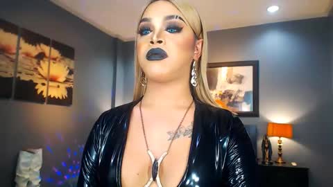 UrMajestyTyra online show from February 24, 5:00 am