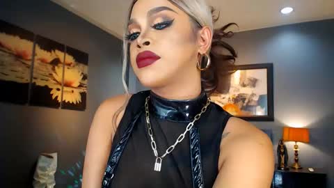 UrMajestyTyra online show from February 27, 5:13 am