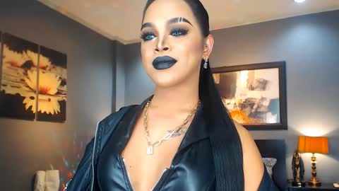 UrMajestyTyra online show from March 4, 12:39 am