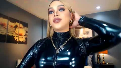 UrMajestyTyra online show from March 6, 12:21 am