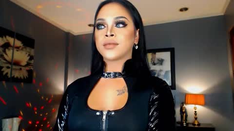 UrMajestyTyra online show from September 17, 2:13 am