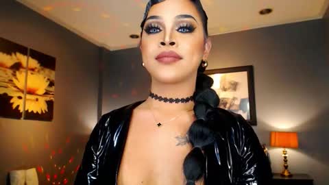 UrMajestyTyra online show from October 3, 2:19 am