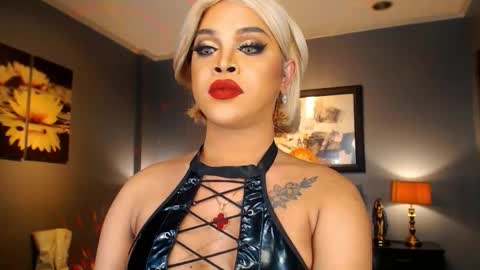 UrMajestyTyra online show from February 3, 6:40 am