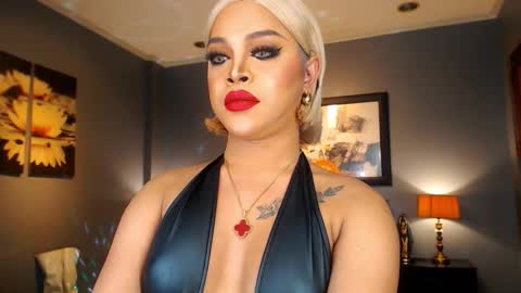 UrMajestyTyra online show from February 22, 1:40 am