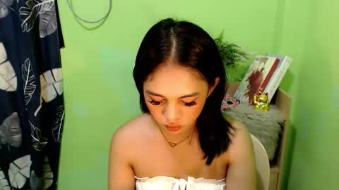 Snapshot of urmystical_sofie chatting on October 22, 1:00 pm urmystical_sofie online show from October 22, 1:00 pm