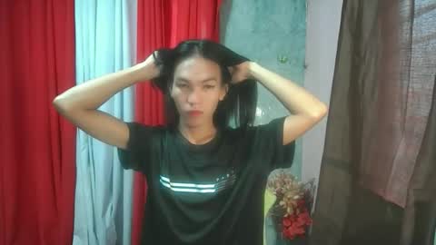 Snapshot of urnaughty_kim chatting on May 3, 11:44 pm Kim online show from May 3, 11:44 pm