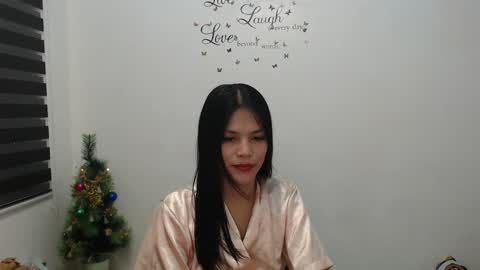 hi im kim online show from December 5, 11:49 am