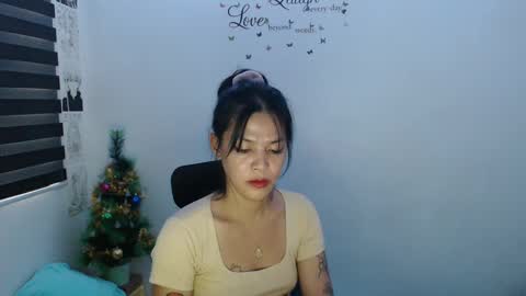 hi im kim online show from December 13, 2:43 am