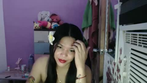 hi im kim online show from October 30, 11:44 am