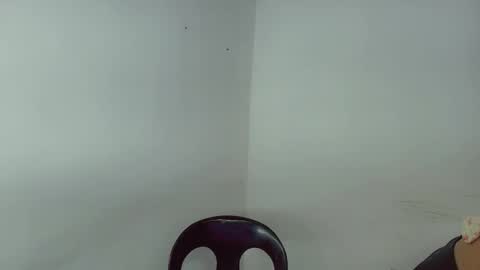 urpretty_mistake online show from January 19, 5:33 am