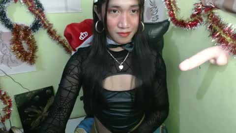 Snapshot of urprincessamara69 chatting on December 15, 3:53 pm Amara online show from December 15, 3:53 pm