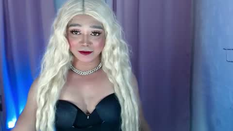 Snapshot of urqueen_cassandra chatting on October 1, 4:57 pm BEA online show from October 1, 4:57 pm