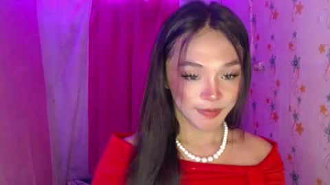 TYRA online show from March 13, 1:40 pm