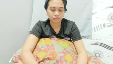 Snapshot of ursexy_pinay_skinny chatting on May 3, 4:51 am im jenny online show from May 3, 4:51 am