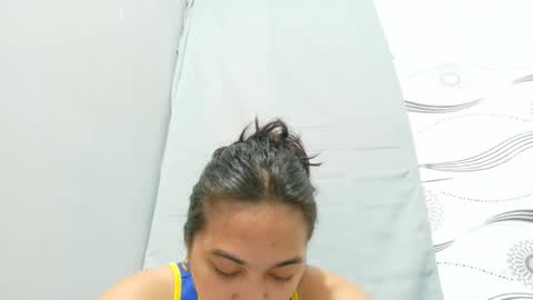 Snapshot of ursexy_pinay_skinny chatting on May 22, 6:42 am im jenny online show from May 22, 6:42 am