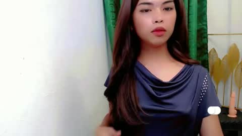 Snapshot of urslutty_jasmine chatting on April 8, 1:44 pm jasmine online show from April 8, 1:44 pm